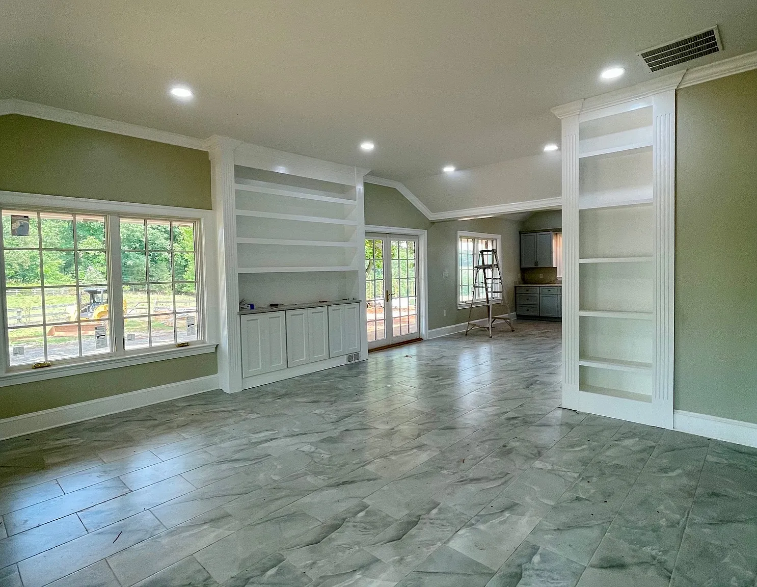 3 bed, 2500 sqft, $2,900 — Photo 3