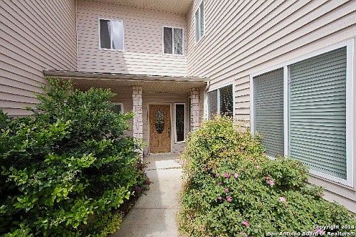 1st image of 2070 Lakeland Dr