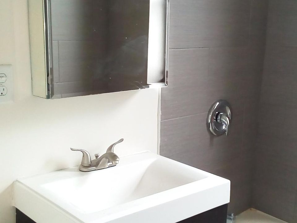 1st image of 1123 Washington Blvd APT 1F
