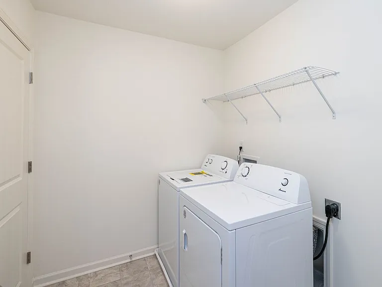 105 Luna Ln — Photo 23