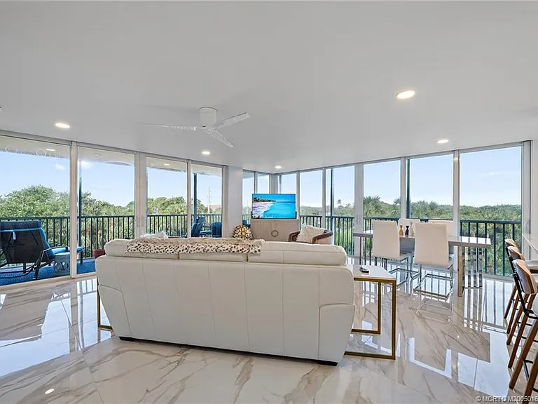669 NE Plantation Rd #201 — Photo 17