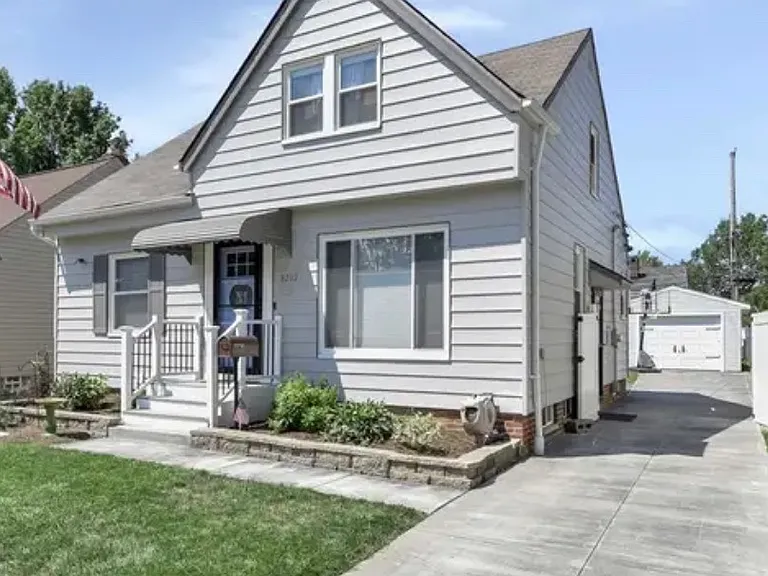 8202 Covington Ave — Photo 1