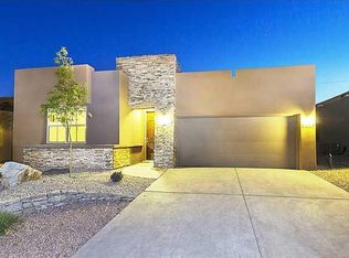 5419 Grove West Dr, Sunland Park, NM 88063