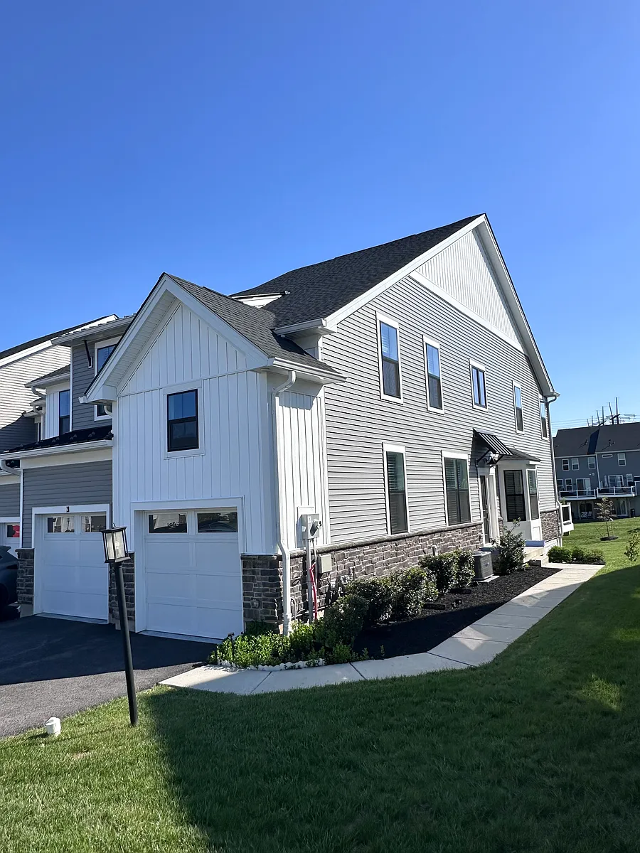 Building Photo - 8 Tamarack Cir