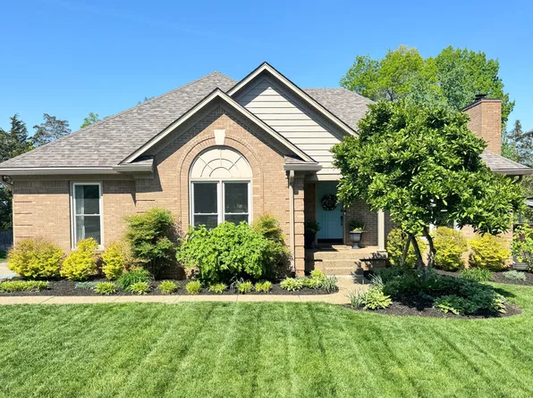4022 Saratoga Woods Dr, Louisville, KY 40299