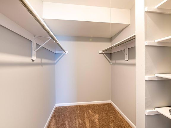 3rd image of 13940 Longwood Manor Ct #5-4012
