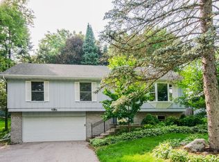 416 Marquette Ave, Cary, IL 60013