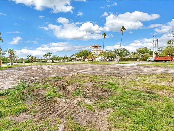 2nd image of 515 SNELL ISLE BOULEVARD NE LOT 231