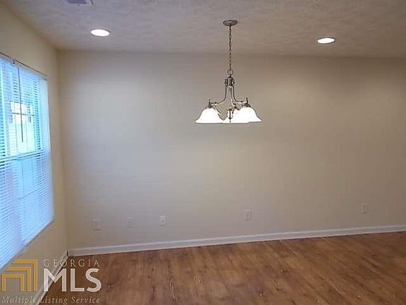 5th image of 3058 Bonnes Dr