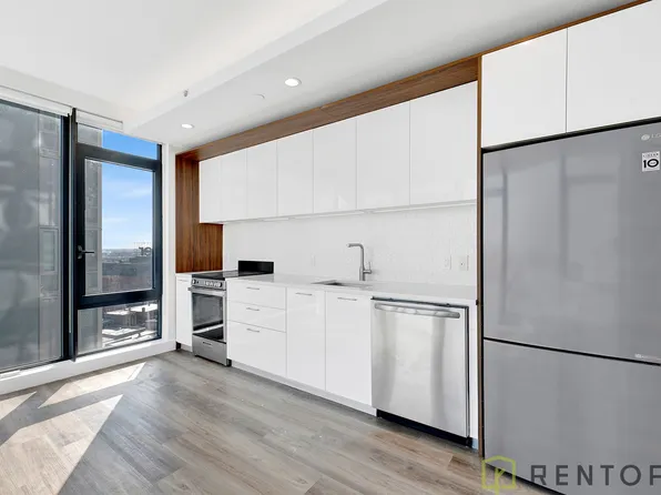 224 East 135th Street 1416 image 2 of 21