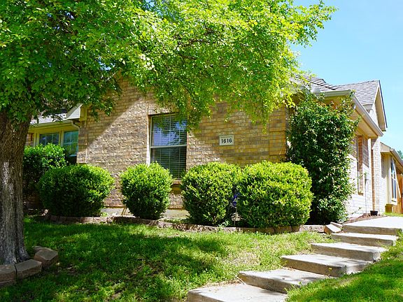 2nd image of 1616 Myrtle Dr #1616