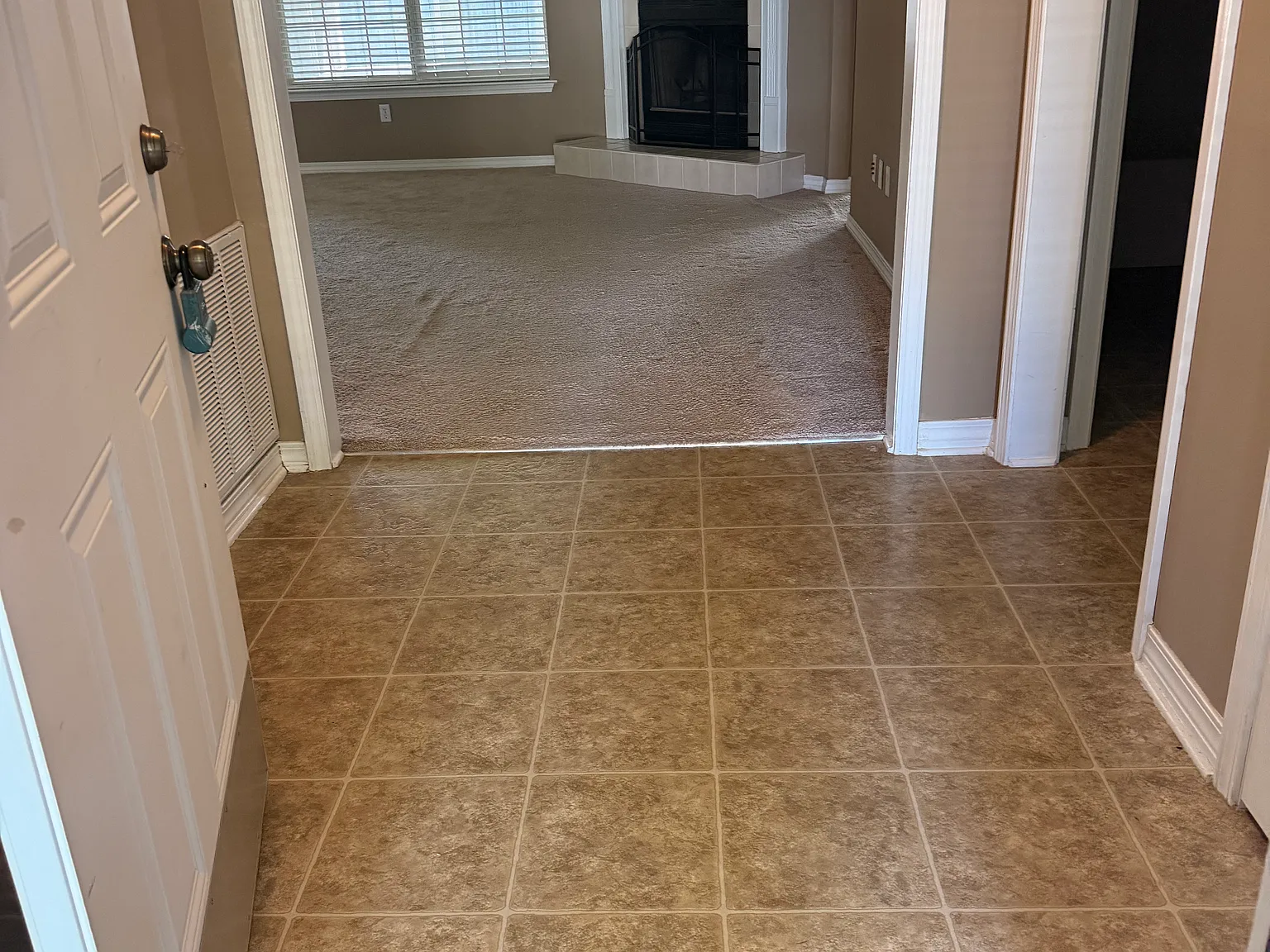 3 bed, 1700 sqft, $1,800 — Photo 2