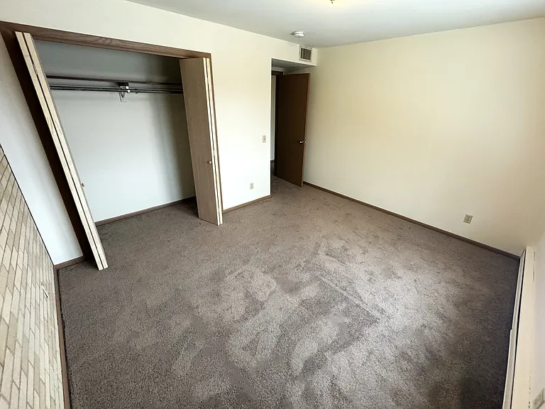 7118 Raymond Rd — Photo 14
