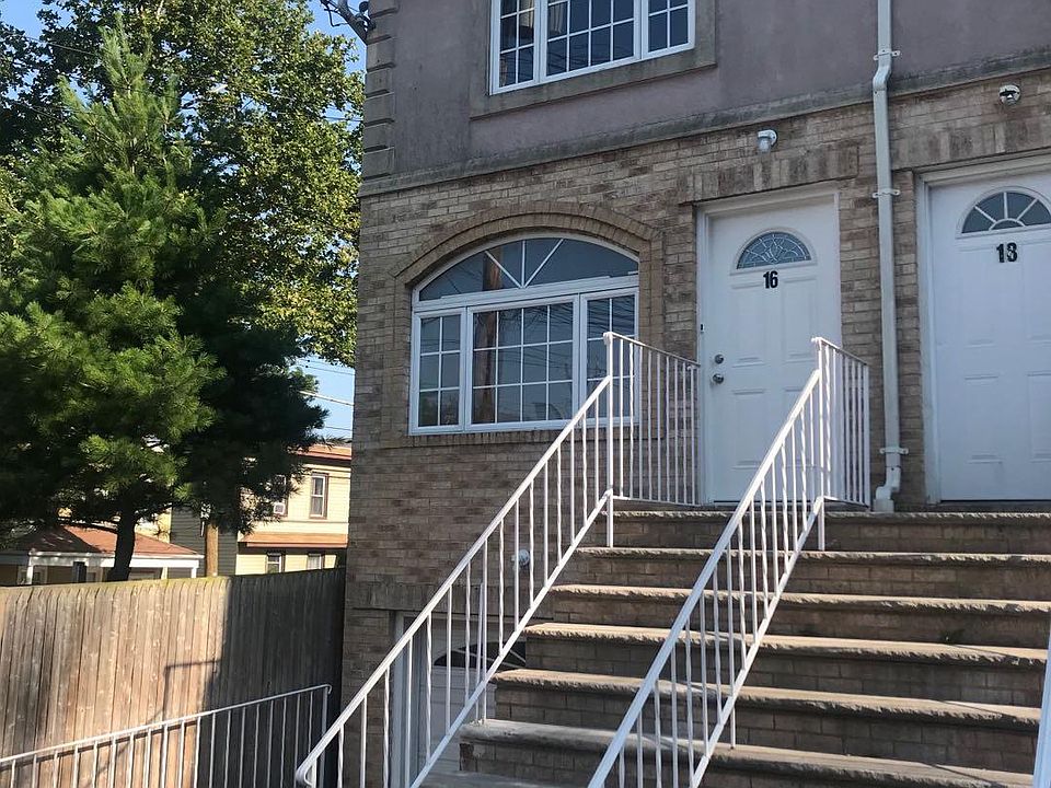 1st image of 16 Tessa Ct