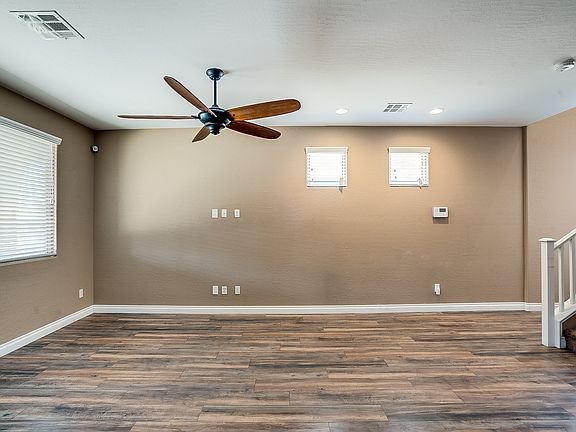 3rd image of 6471 Valentine Ct