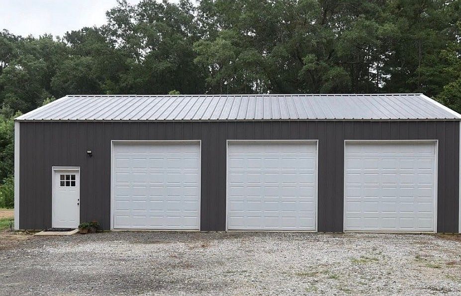 1st image of 1442 Country Club Rd