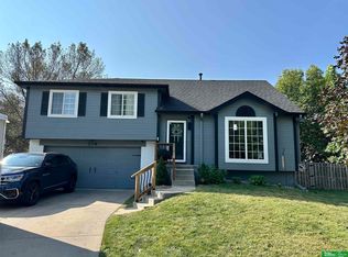 204 Sumter Cir, Papillion, NE 68133