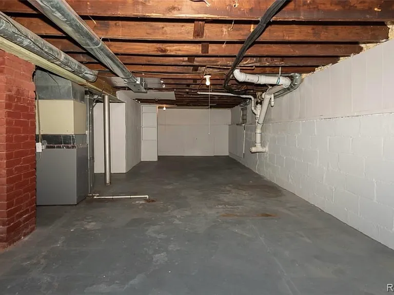 118 S Laurel St — Photo 23