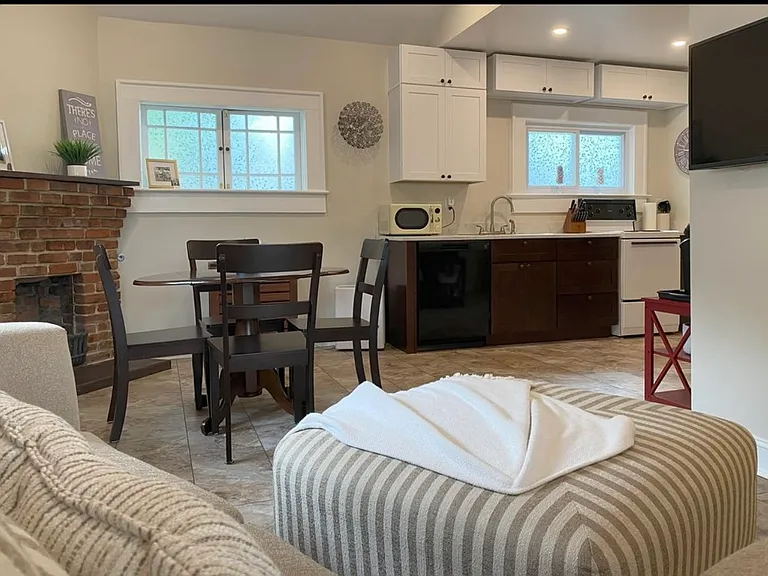45 N Oaklawn Ave — Photo 4