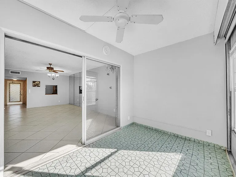 1035 Country Club Dr #407 — Photo 19