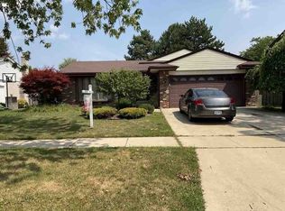 24705 Colonial Dr, Woodhaven, MI