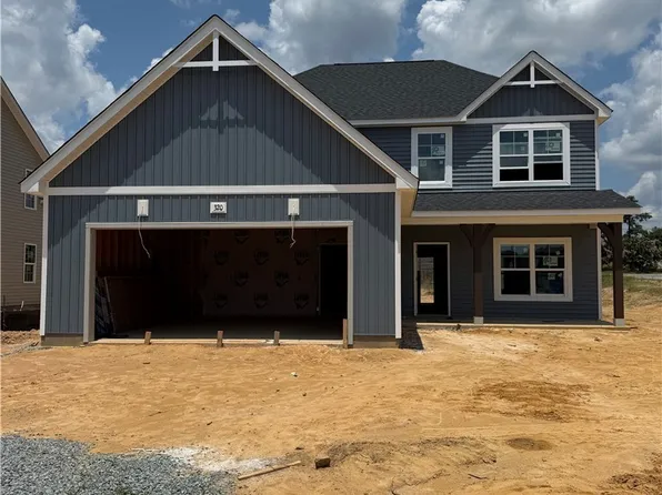 320 Steelwood St, Raeford, NC 28376