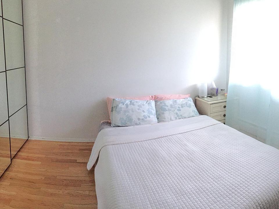 2nd floor Bedroom and Mirror Closet