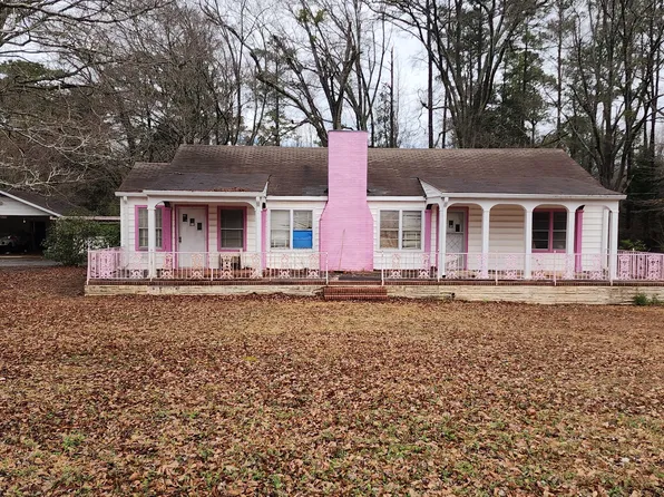 719 E McIntosh Rd, Griffin, GA 30223