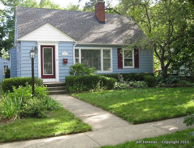 1st image of 899 Hartsough St