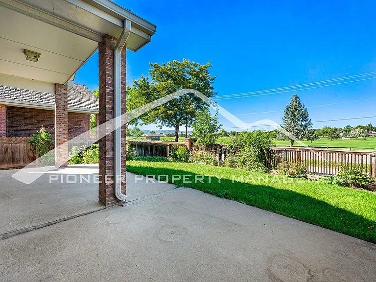 2924 Troxell Ave — Photo 23