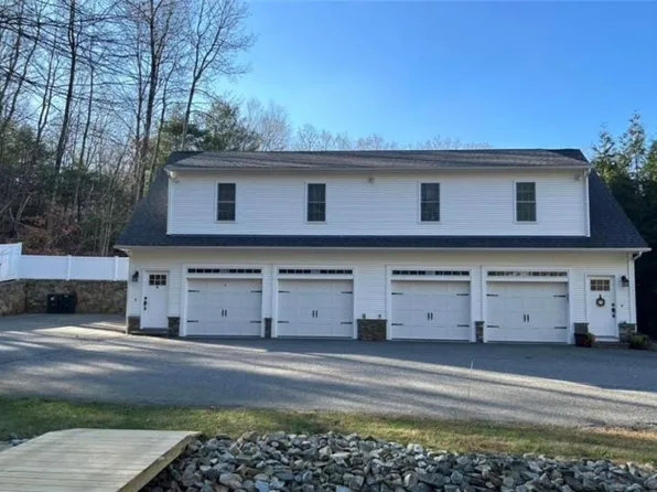 11 Old Greenville Rd, Johnston, RI 02919