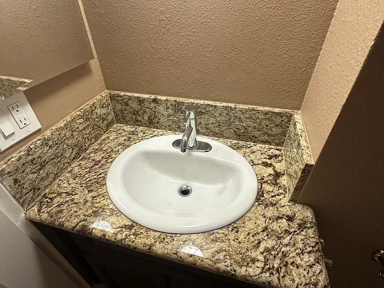 6620 Hazeltine Ave #110 — Photo 15