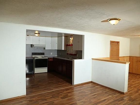 5th image of 30289 Blaine Ave