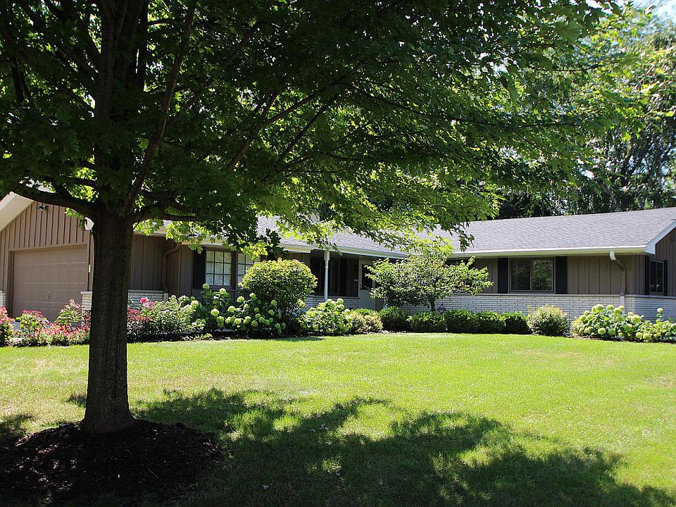 1st image of 2421 W Kenboern Dr