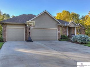 16117 Sahler St, Omaha, NE 68116