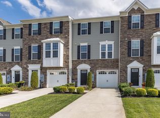 126 Village Green Ln, Sicklerville, NJ 08081
