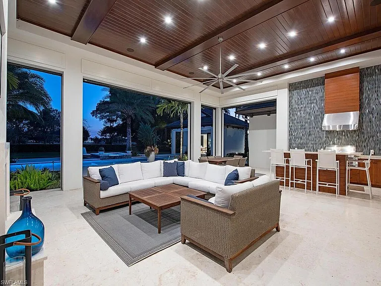 740 Banyan Blvd — Photo 10