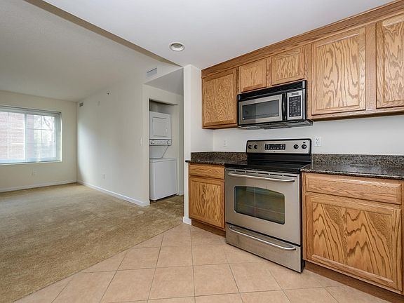 3rd image of 242 Maple Ave