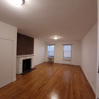 Rented by City Connections Realty | media 6