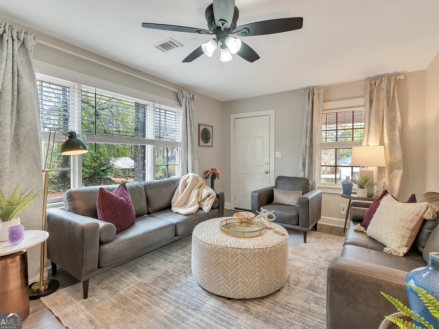 3 bed, 1.0 bath, 100 sqft, $4,100 — Photo 3