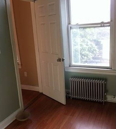 Extra room off frnt bdrm