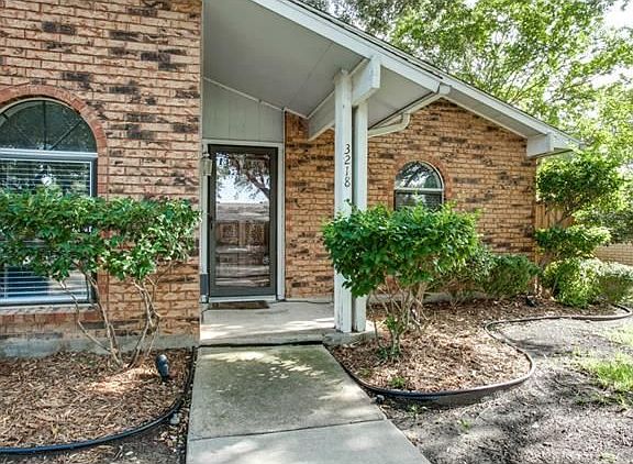 2nd image of 3218 Heathercrest Dr