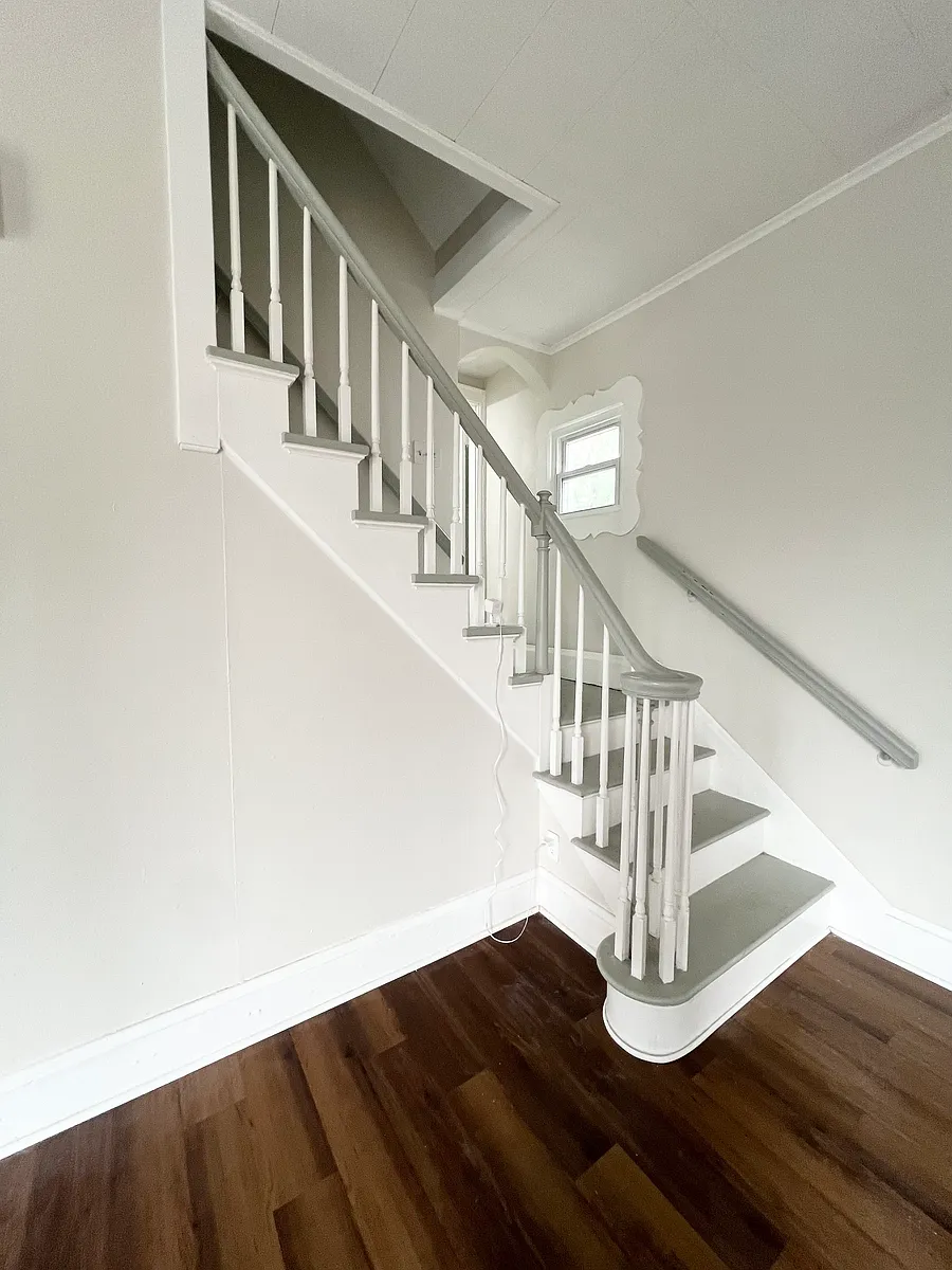 Building Photo - 1233 Considine Ave