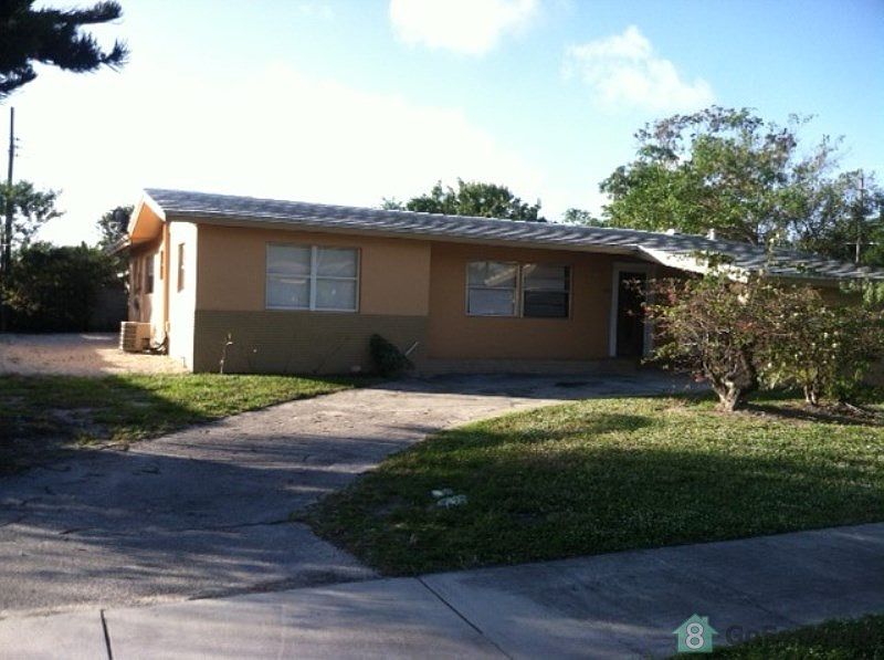 1st image of 920 NE 50th St