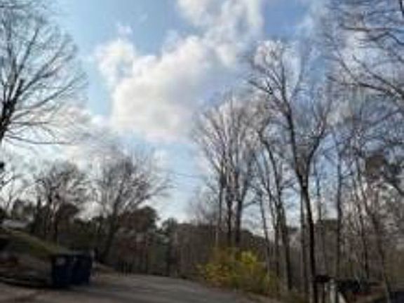 Exterior Neighborhood (street photo)