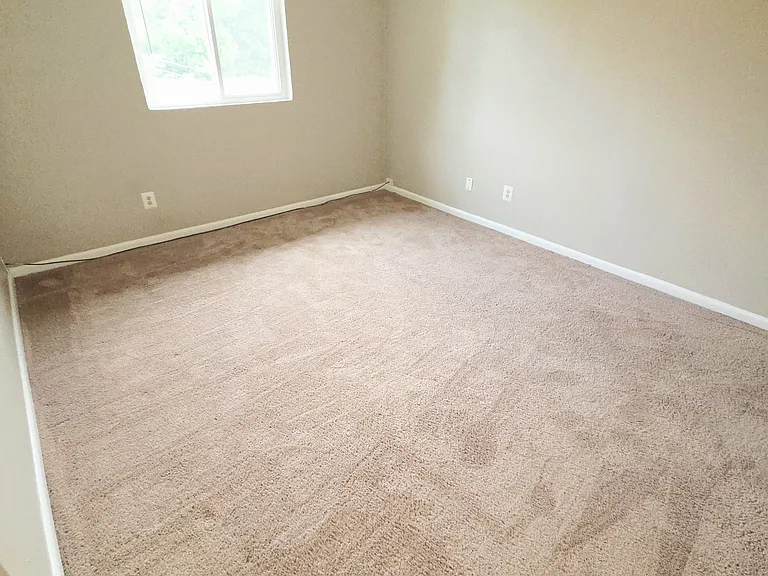 111 Pine Dr #10 — Photo 16