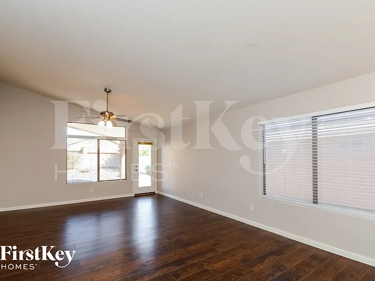 13414 W Port Royale Ln — Photo 3