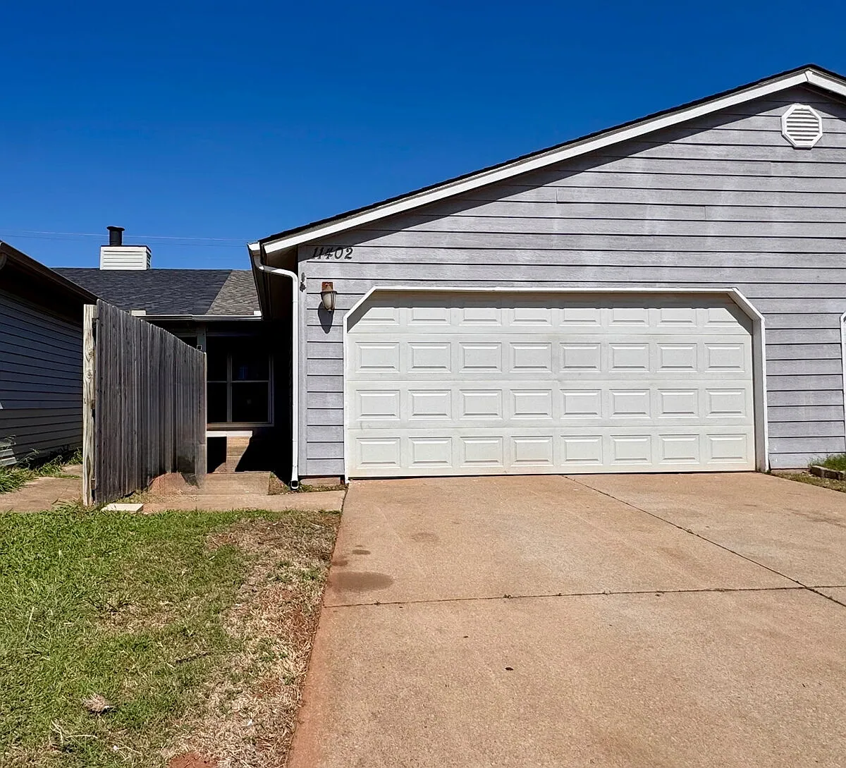 2 bed, 1.0 bath, 1100 sqft, $1,395 — Photo 1
