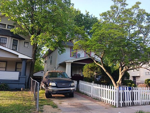 3rd image of 14011 Castalia Ave