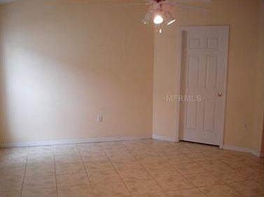 4th image of 715 Prince Charles Dr